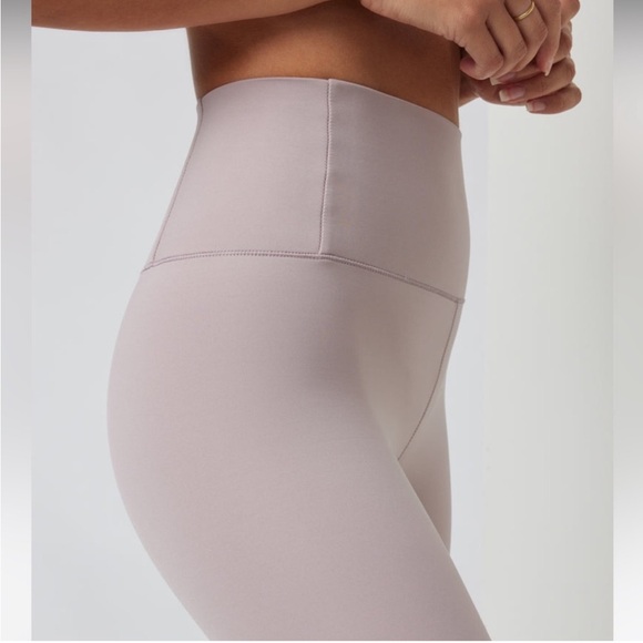 Vuori Evolve Legging Uplift Legging Dusk Pink 7/8 Length High Rise - Picture 2 of 16